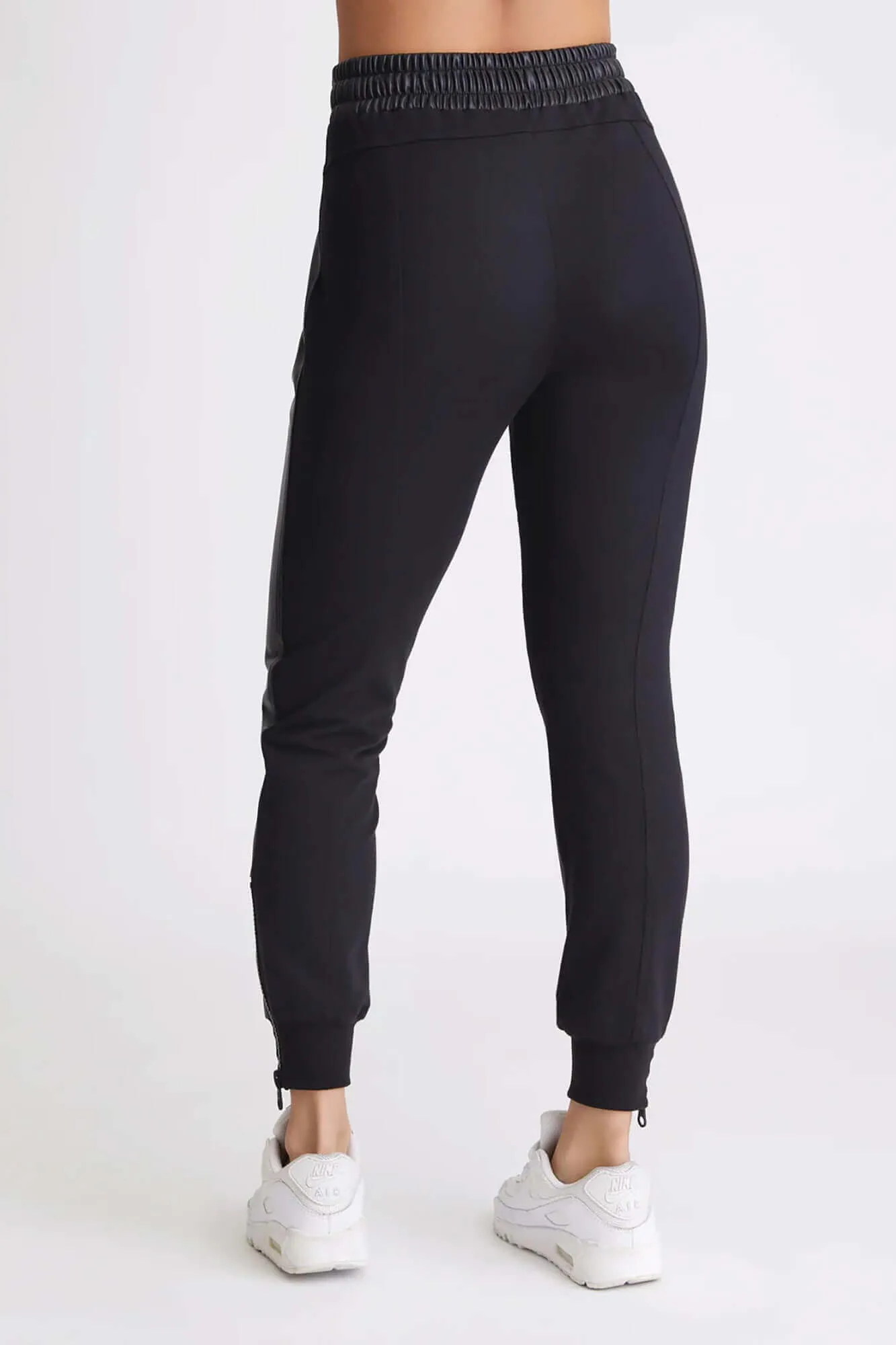 Cardiff Seamed Pant in Black