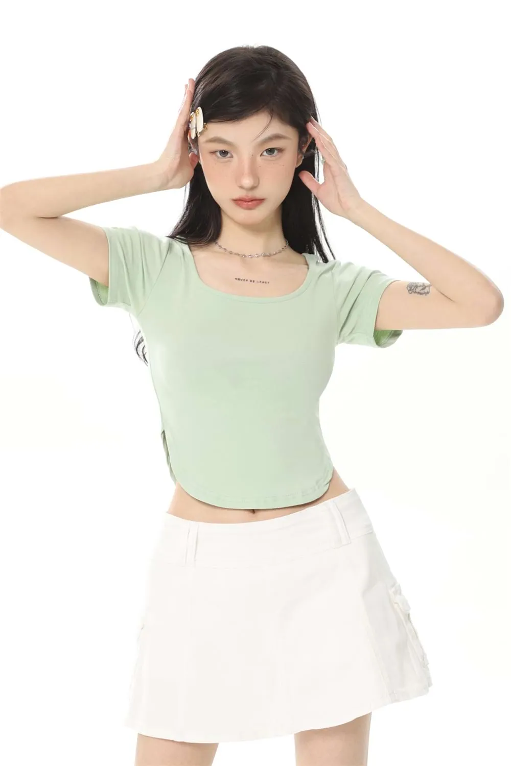 Cropped U-Neck Curve Hem Baby Tee