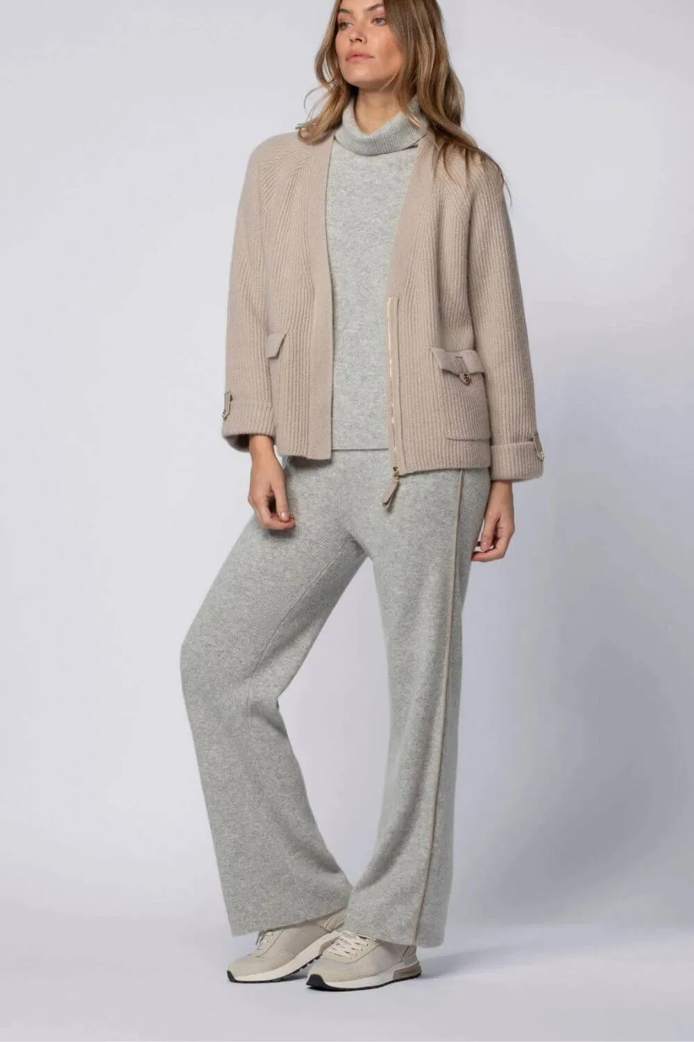 Gisca Long-Sleeve Wool and Cashmere Cardigan in Taupe